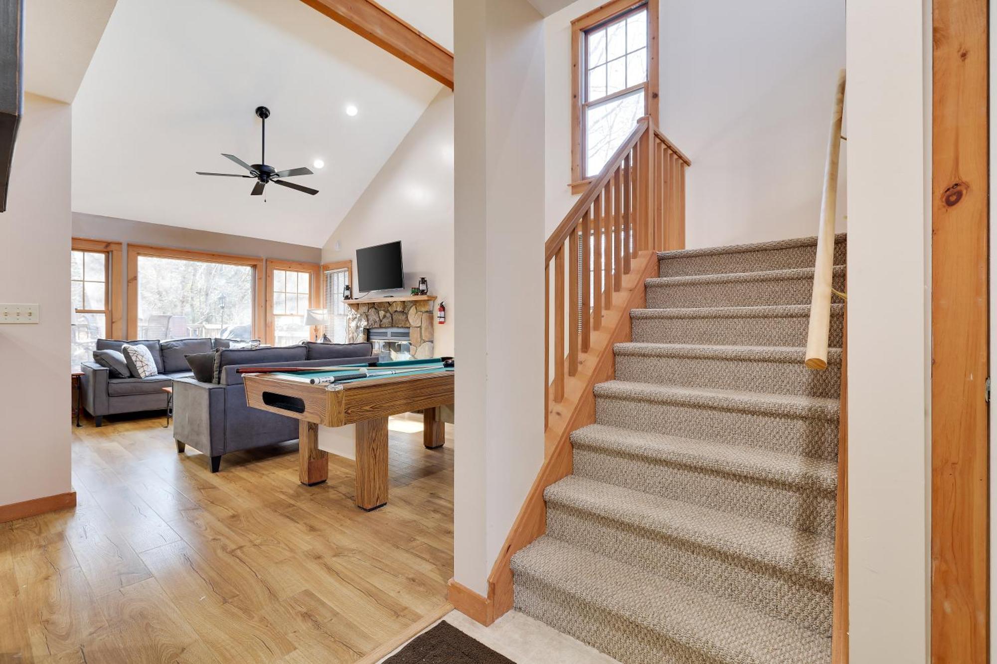 Pocono Mountain Home , Hot Tub- 1 Mile To Skiing! Tannersville Exterior photo